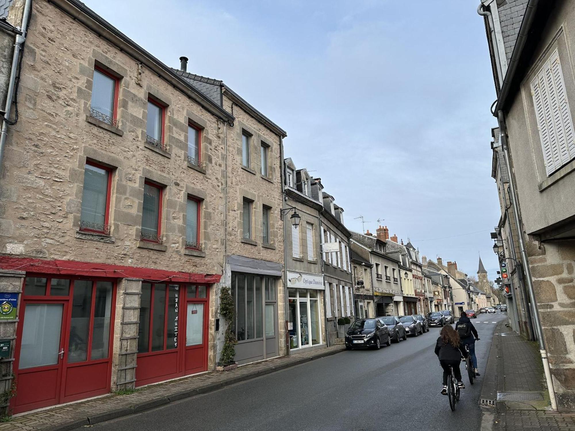 48 Urban Suites Dun-le-Palestel Dış mekan fotoğraf